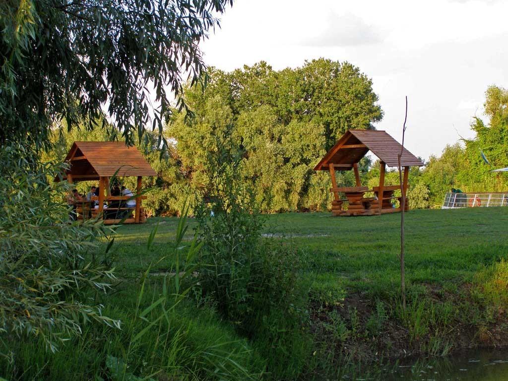 Holiday Park Dunay Kyslytsya Exteriör bild