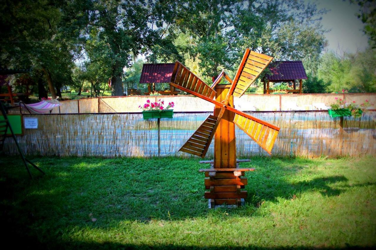 Holiday Park Dunay Kyslytsya Exteriör bild