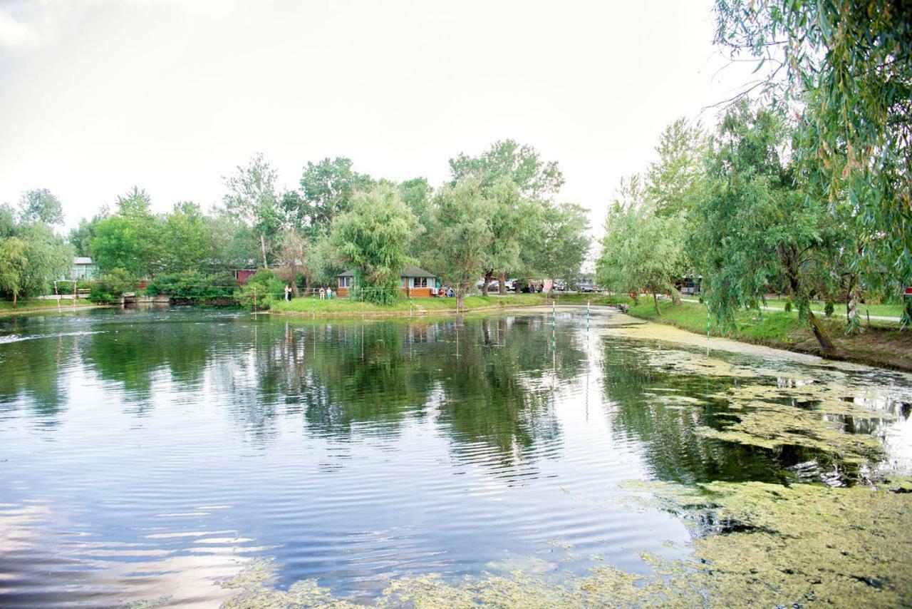 Holiday Park Dunay Kyslytsya Exteriör bild