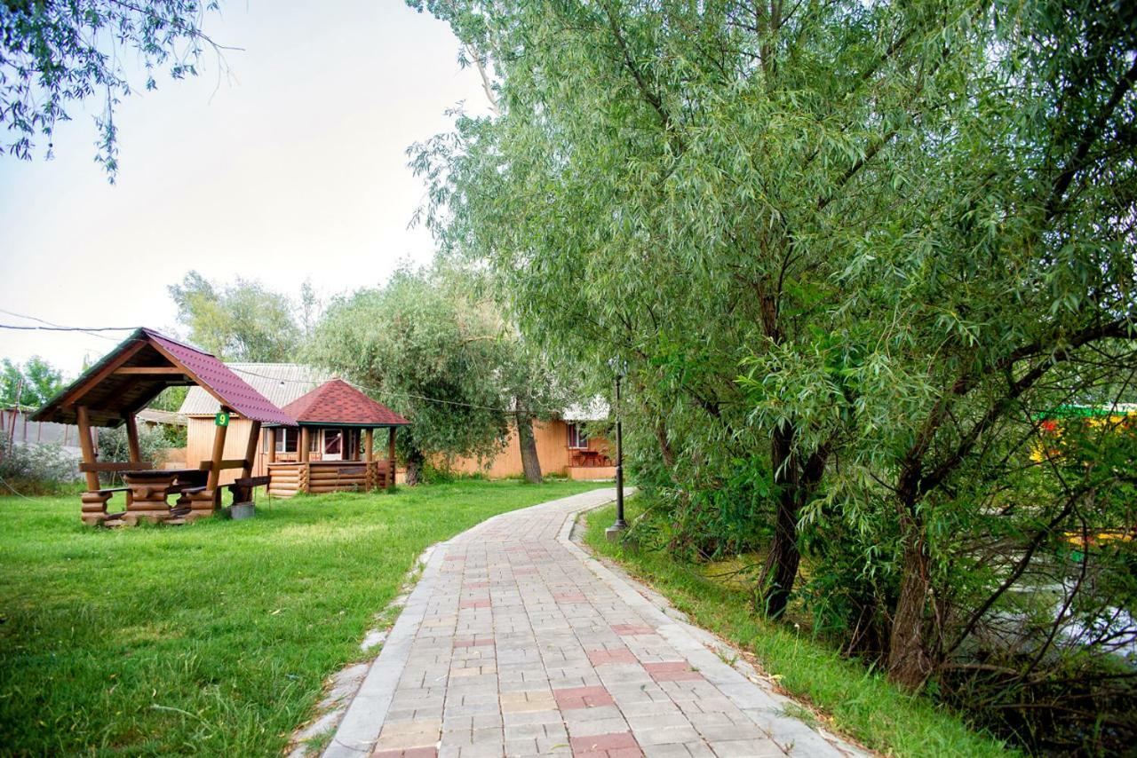 Holiday Park Dunay Kyslytsya Exteriör bild